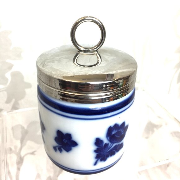 WILLIAMS SONOMA Blue & White 4” Egg Floral Ceramic Coddler - Picture 2 of 8